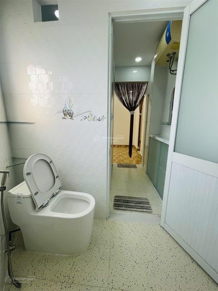 Chung cư 75m2 3 phòng ngủ có thang máy ngay trần hưng đạo  nguyễn văn cừ p2 quận 5 sát quận 1
