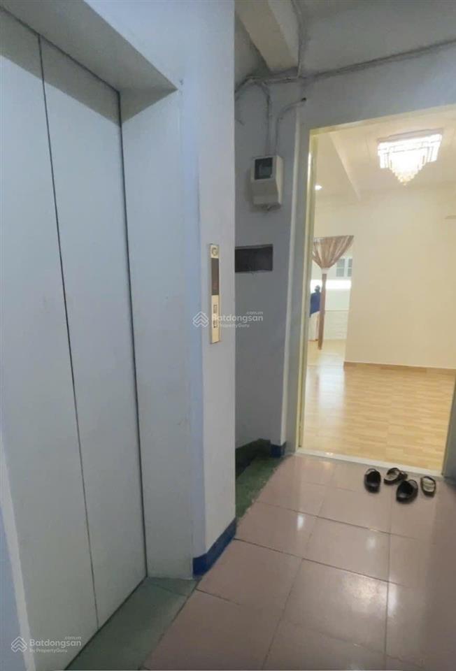 Chung cư 75m2 3 phòng ngủ có thang máy ngay trần hưng đạo  nguyễn văn cừ p2 quận 5 sát quận 1