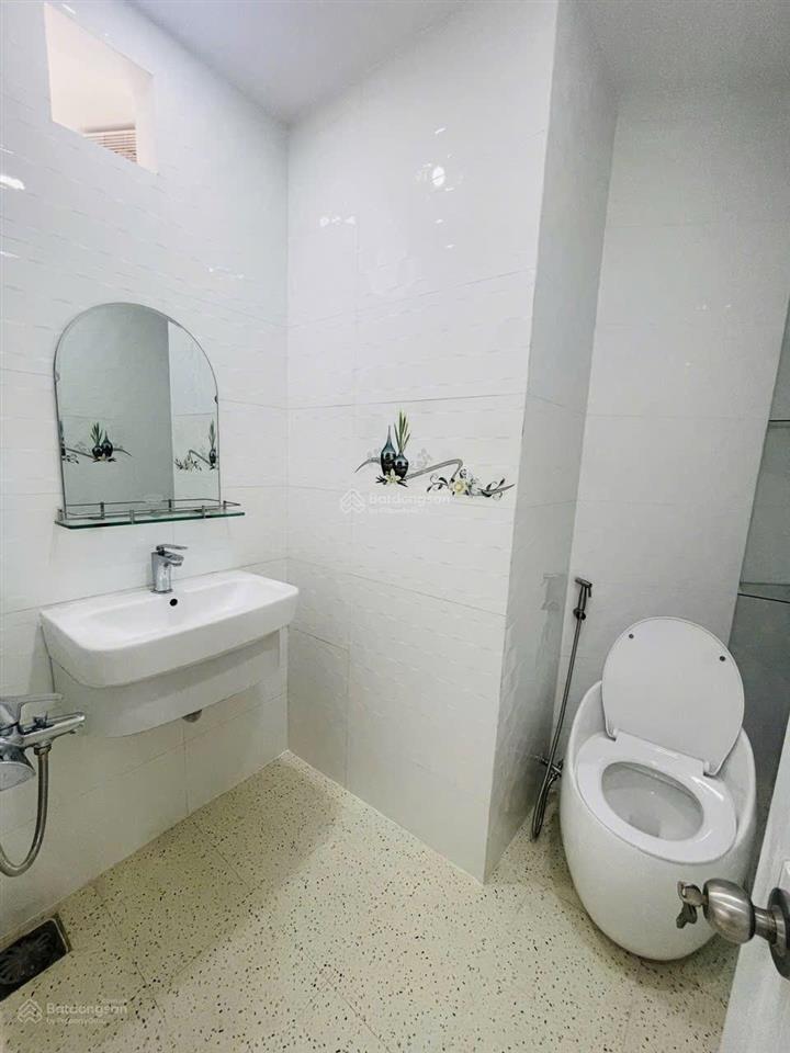 Chung cư 75m2 3 phòng ngủ có thang máy ngay trần hưng đạo  nguyễn văn cừ p2 quận 5 sát quận 1