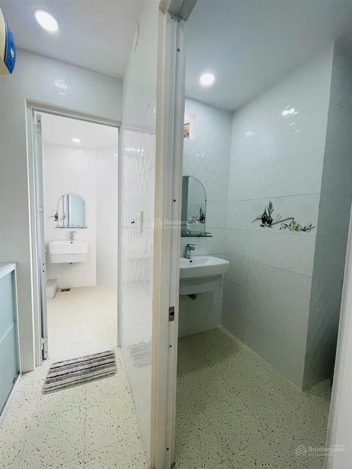 Chung cư 75m2 3 phòng ngủ có thang máy ngay trần hưng đạo  nguyễn văn cừ p2 quận 5 sát quận 1