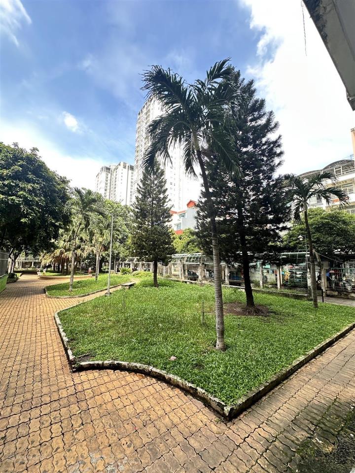 Kế bên xi grand court  chung cư hoà bình quận 10 ngay svd phú thọ có thang máy  căn góc 54m2 3pn