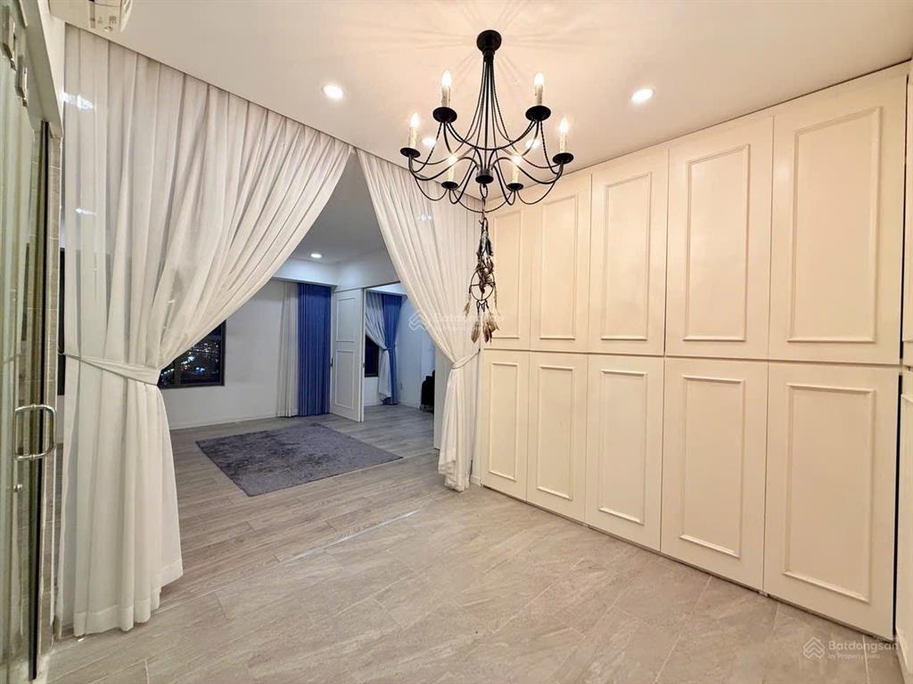 Căn hộ 3pn 2wc 96m2 river gate, vị trí ngay mặt tiền bến vân đồn, quận 4, chỉ vài bước đến quận 1