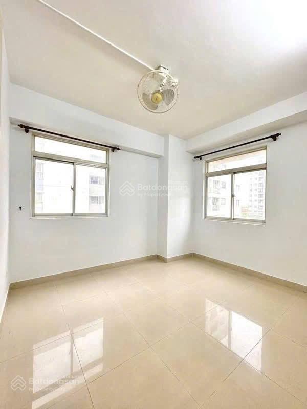 Cao ốc nguyễn kim p7 q10  lô góc cực hiếm  có sổ hồng riêng  61m2  2pn  2wc  thang máy