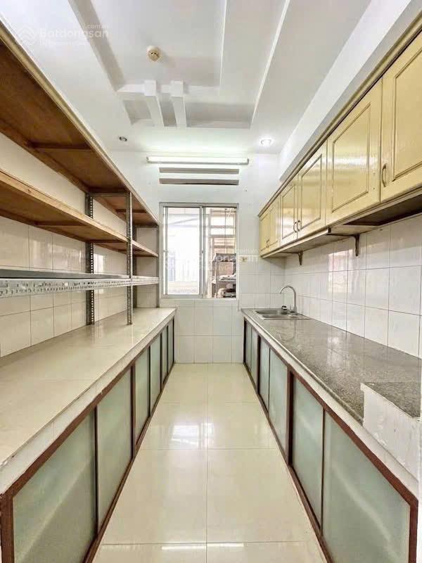 Cao ốc nguyễn kim p7 q10  lô góc cực hiếm  có sổ hồng riêng  61m2  2pn  2wc  thang máy