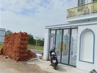 Nhà mới ở ngay mặt tiền nguyễn hữu trí  long an (tình tây ninh)115m  sổ vuông a4  chỉ 2.5 tỷ