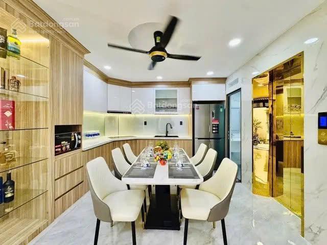 Siêu phẩm xây mới 100%  5 tầng thang máy  giá 9.2 tỷ  ngay trung tâm nguyễn oanh  gò vấp
