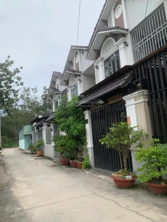 Nhà 2 tầng mới đẹp 90m2 phú hòa đông củ chi giá chỉ 3.3 tỷ