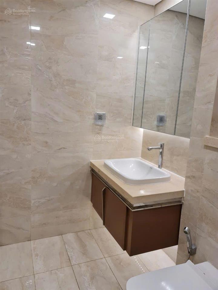 Chốt nhanh 1pn50m2 full nội thất tại vinhomes golden river (vins ba son), chỉ 23 triệu/tháng.