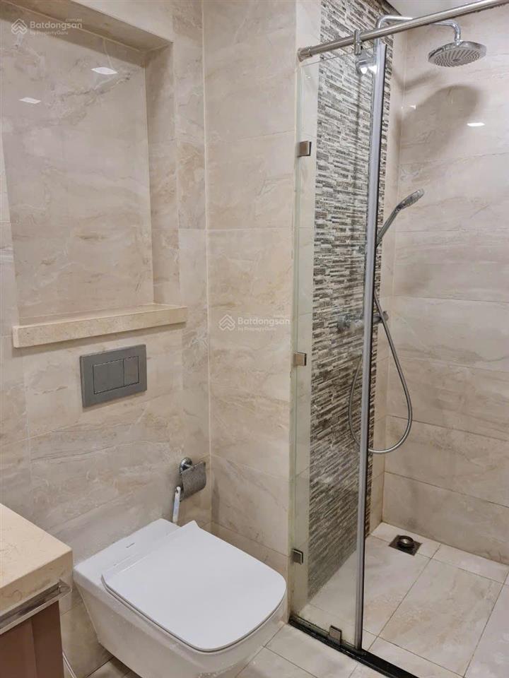 Chốt nhanh 1pn50m2 full nội thất tại vinhomes golden river (vins ba son), chỉ 23 triệu/tháng.