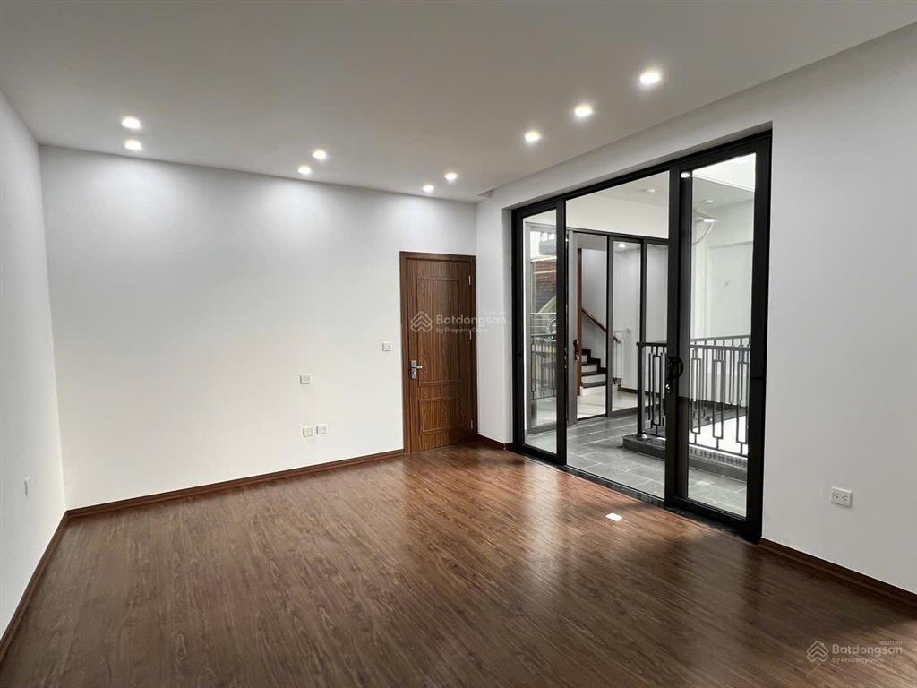 Bán nhà riêng 5pn, 6wc, 76m2 tại nguyễn thái học, điện biên, ba đình, hà nội, giá tốt