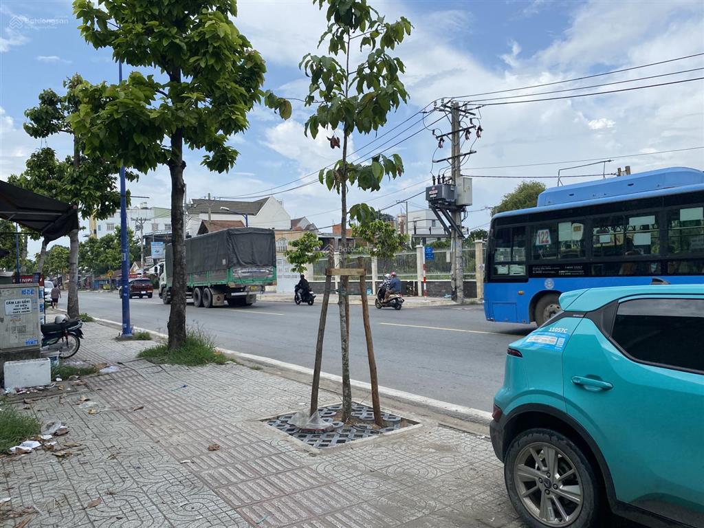 Bán nhà mặt tiền 81 lê thị hà, tân xuân, hóc môn, dt 12x42m, dtcn 489,6m2, 3 tầng, shr, giá 44 tỷ