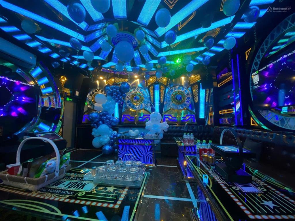 Karaoke newyork! mt 452 dương quảng hàm, p5, gò vấp, (dt 11x50m), hầm + 8 tầng, hđt300tr, 118 tỷ