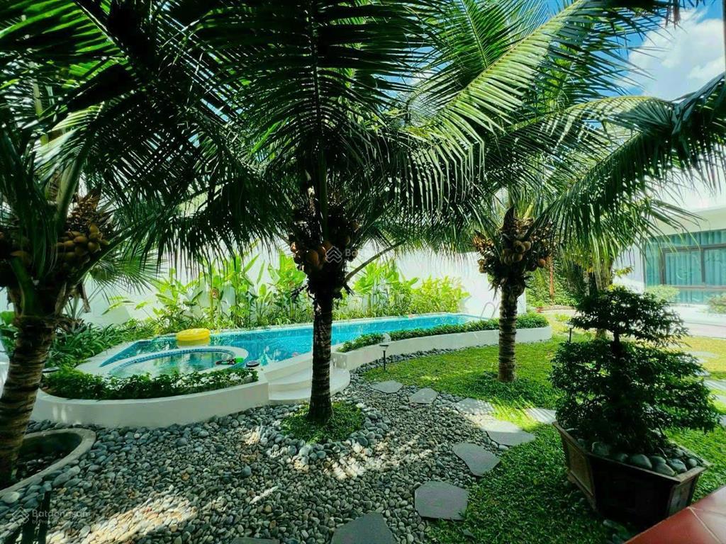 Giảm 45%! biệt thự 2 tầng 1017m2siêu hồ bơi ngã 4 mp tân vạnphạm ngọc thạch14x76mchỉ 28 tỷ
