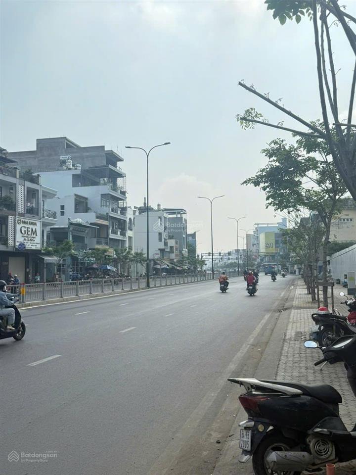 Tòa nhà 3 mặt tiền dương quảng hàm, p5, gò vấp12x20m, hầm + 9 tầng, giá 190tr/tháng