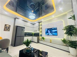 Do thay đổi công việc tôi cần bán căn nhà phố cát linh  hào nam 3 tầng 28m2 đầy đủ tiện nghi