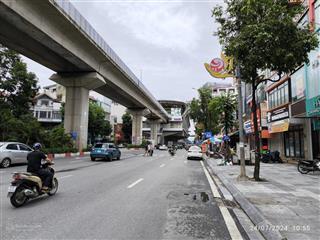 Gia đình cần bán căn nhà mới 45m2, 5tầng full nội thất, quang trung hà đông