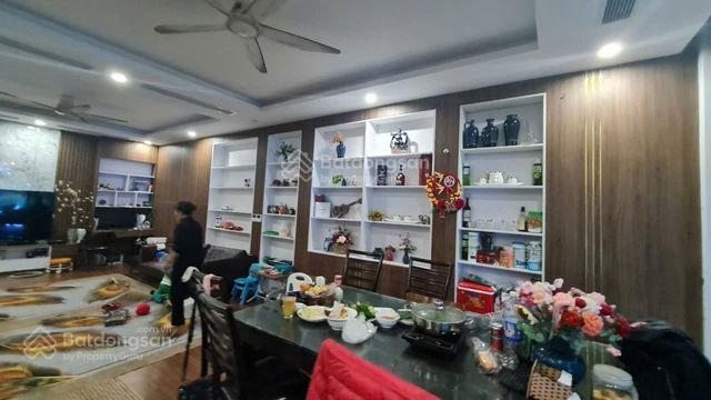 Vk ck tôi chuyển công tác cần bán nhà phố thọ lão, hai bà trưng 69m² ,mt 5m ,5 tầng,giá nhỉnh 19 tỷ