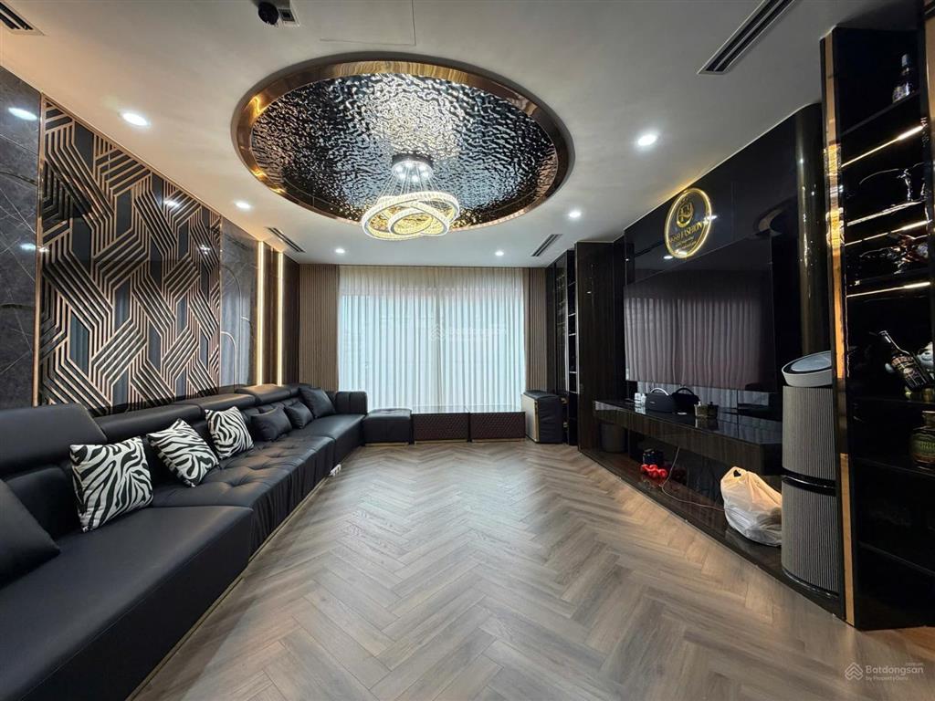 Gđ chuyển định cư nước ngoài cần bán căn hộ 8 tầng thang máy kinh doanh ngày đên, kđt đền lừ 2