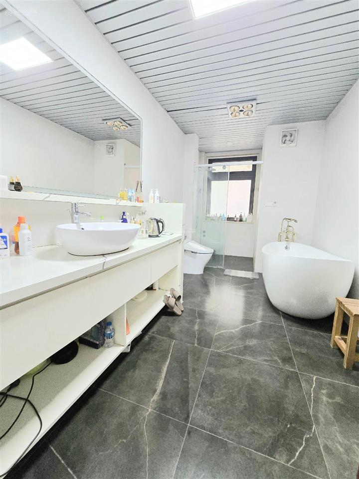 Gđ chuyển công tác nên cần bán gấp căn nhà 68m, 8t thang máy ô tô kd ngày đêm, kđt đền lừ