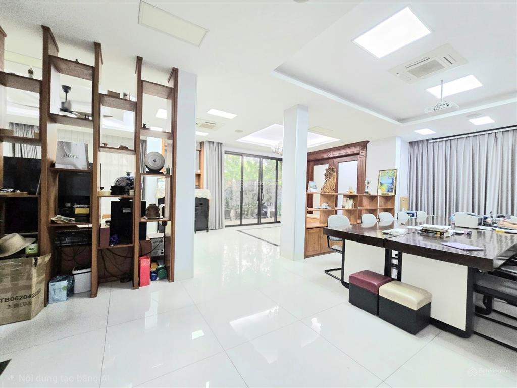 Gđ chuyển công tác nên cần bán gấp căn nhà 68m, 8t thang máy ô tô kd ngày đêm, kđt đền lừ