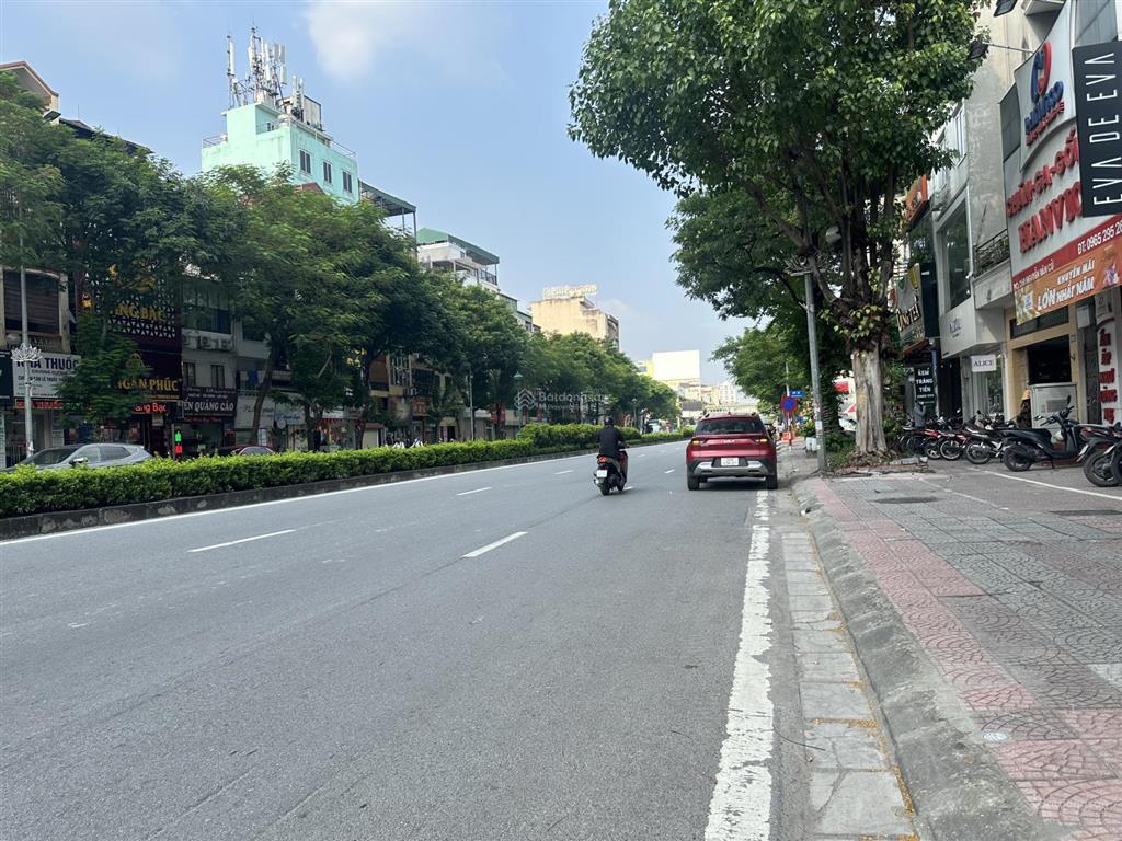 Gđ chuyển công tác nên cần bán gấp căn nhà 68m, 8t thang máy ô tô kd ngày đêm, kđt đền lừ