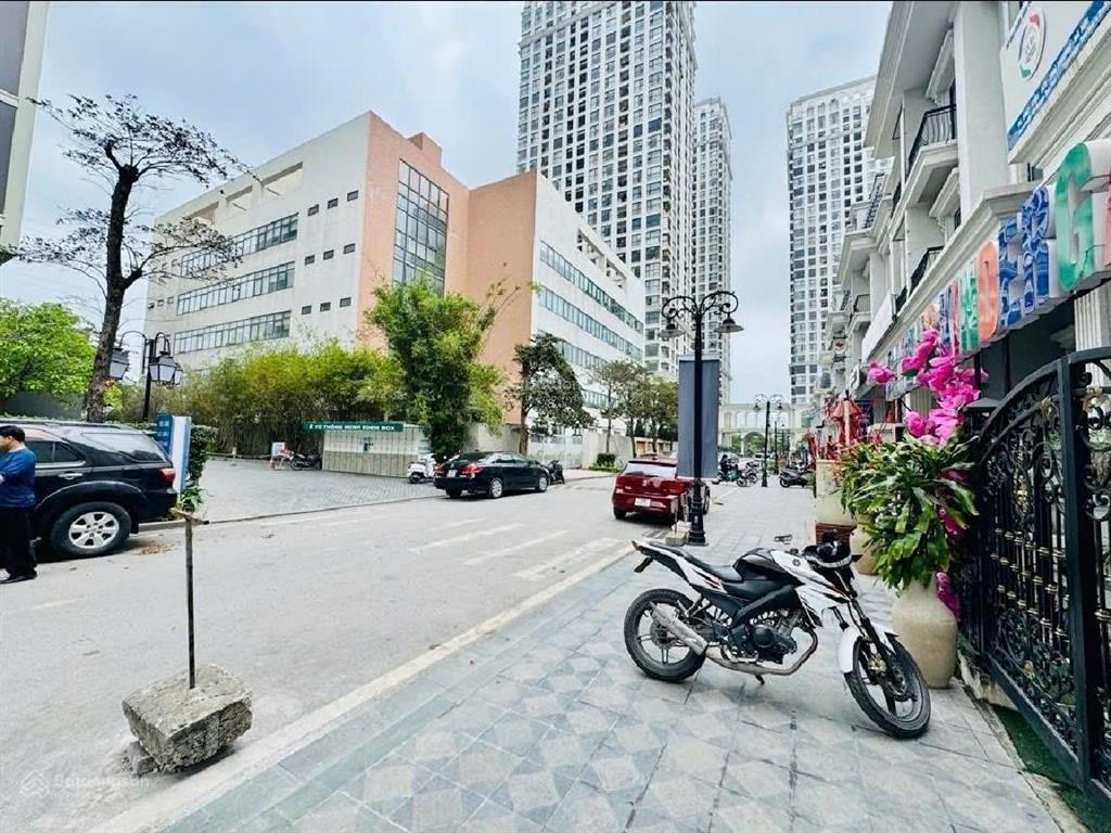 Gđ tôi cần bán căn biệt thự ct03kđtciputra tây hồ