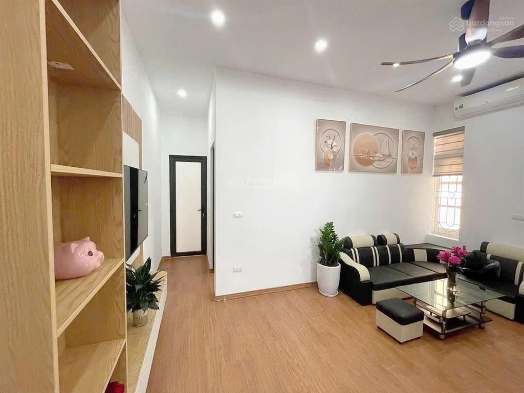 Gđ tôi chuyển công tác cần bán căn nhà 3tầng/31m2, 3ngủ, phố dương văn bé  hbt
