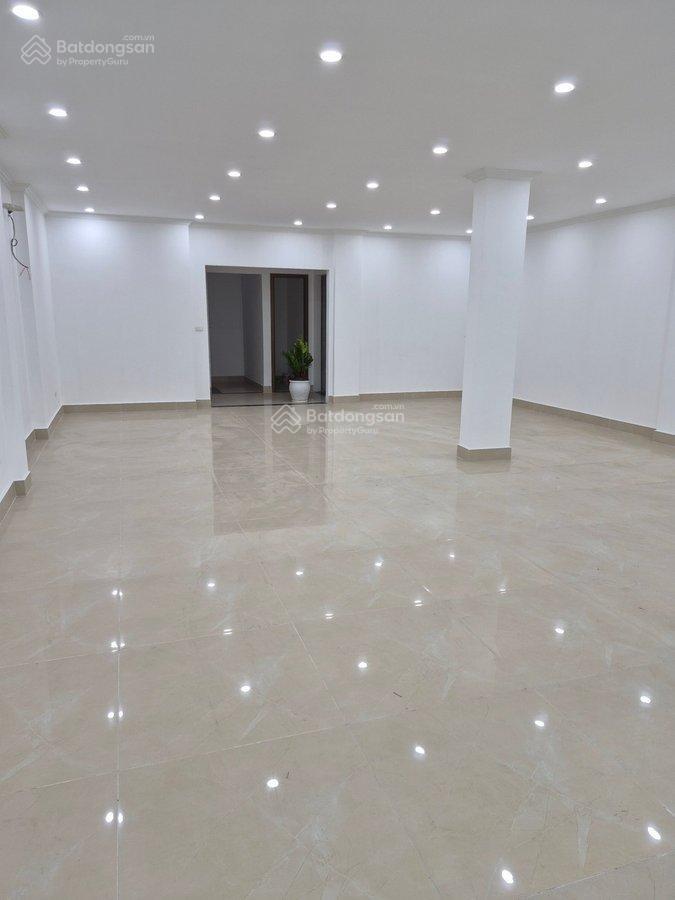 Gđ chuyển vào nha trang ở, cần bán căn nhà mặt phố nguyễn văn cừ  long biên, 195m2/6 tầng/8m mt