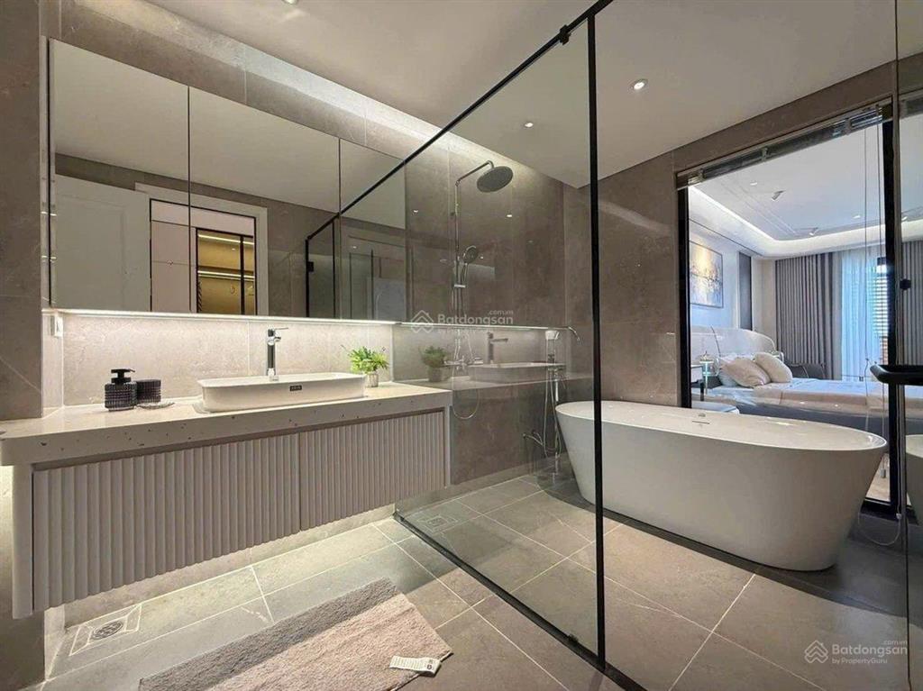 Gđ chuyển vào nha trang ở, cần bán căn nhà mặt phố nguyễn văn cừ  long biên, 195m2/6 tầng/8m mt