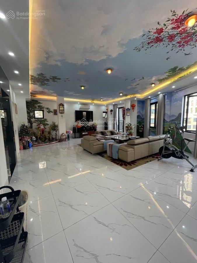 Gia đình tôi cần bán nhà phố lò đúc 79m mt 5m 5 tầng vị trí đắc địa, ô tô vào nhà, hơn 17 tỷ