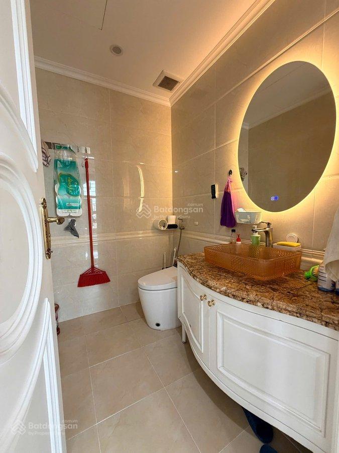 Gia đình tôi cần bán nhà phố lò đúc 79m mt 5m 5 tầng vị trí đắc địa, ô tô vào nhà, hơn 17 tỷ