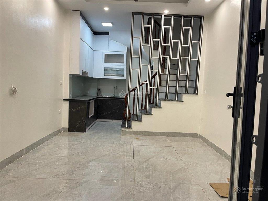 Tôi chính chủ cần bán căn nhà 25m2/5t/ ngõ văn chương đầy đủ nội thất