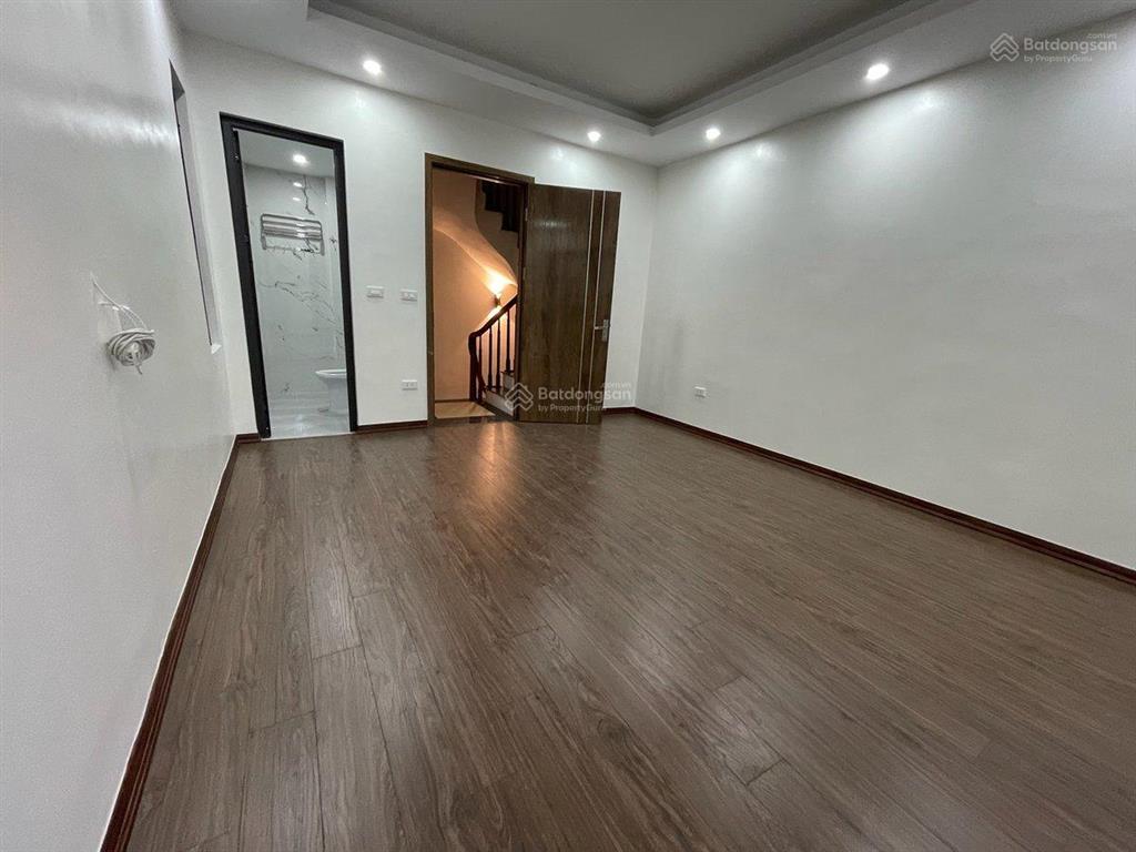 Tôi chính chủ cần bán căn nhà 25m2/5t/ ngõ văn chương đầy đủ nội thất