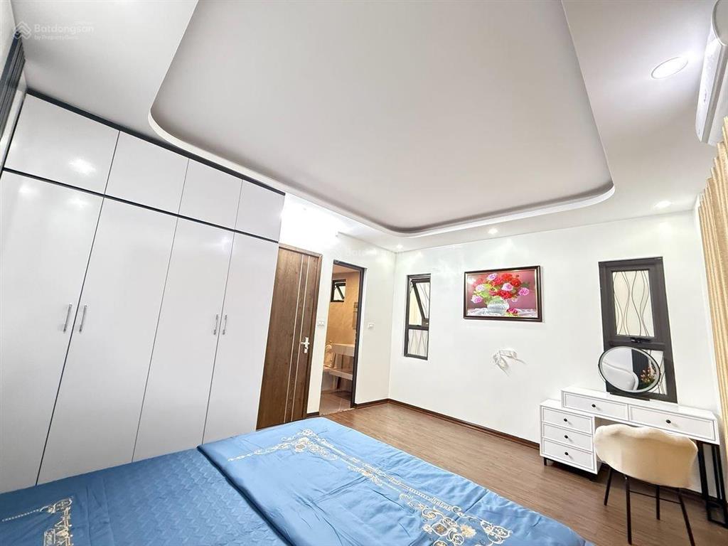 Tôi chính chủ cần bán căn nhà 25m2/5t/ ngõ văn chương đầy đủ nội thất