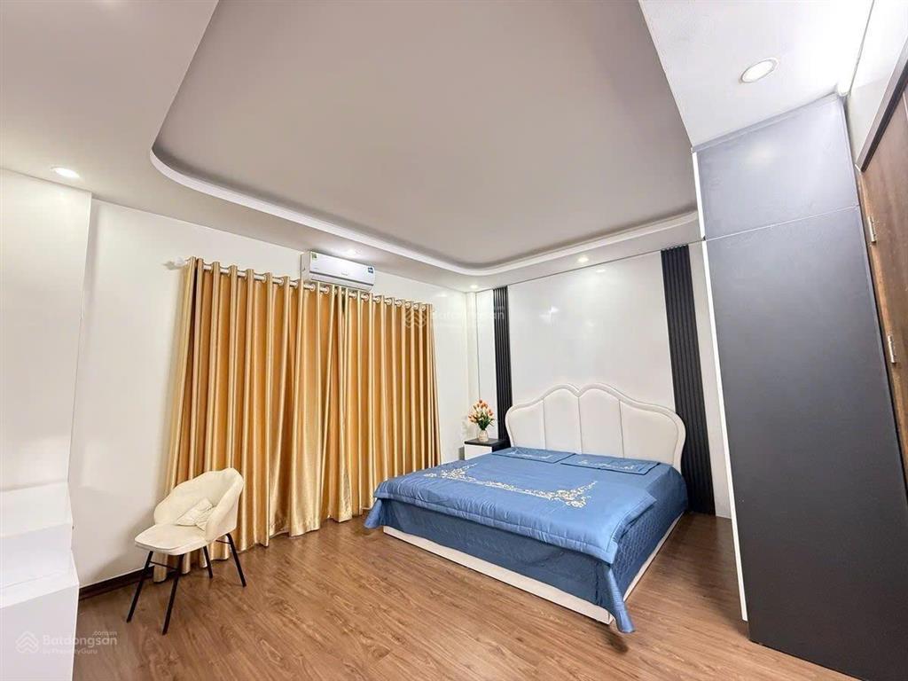 Tôi chính chủ cần bán căn nhà 25m2/5t/ ngõ văn chương đầy đủ nội thất