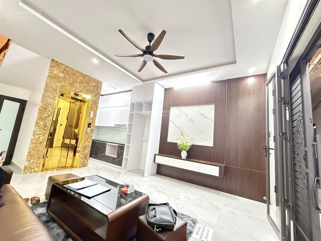Gđ cần bán nhà 40m/5t/t máy  lô góc 2 thoáng  gần times city  hai bà trưng  giá hơn 9 tỷ