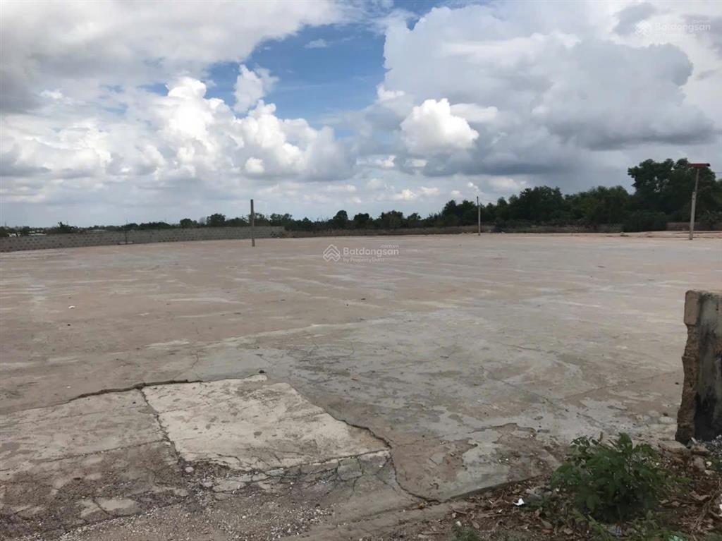 Bán đất sân đã làm nền xi măng có sổ chính chủ