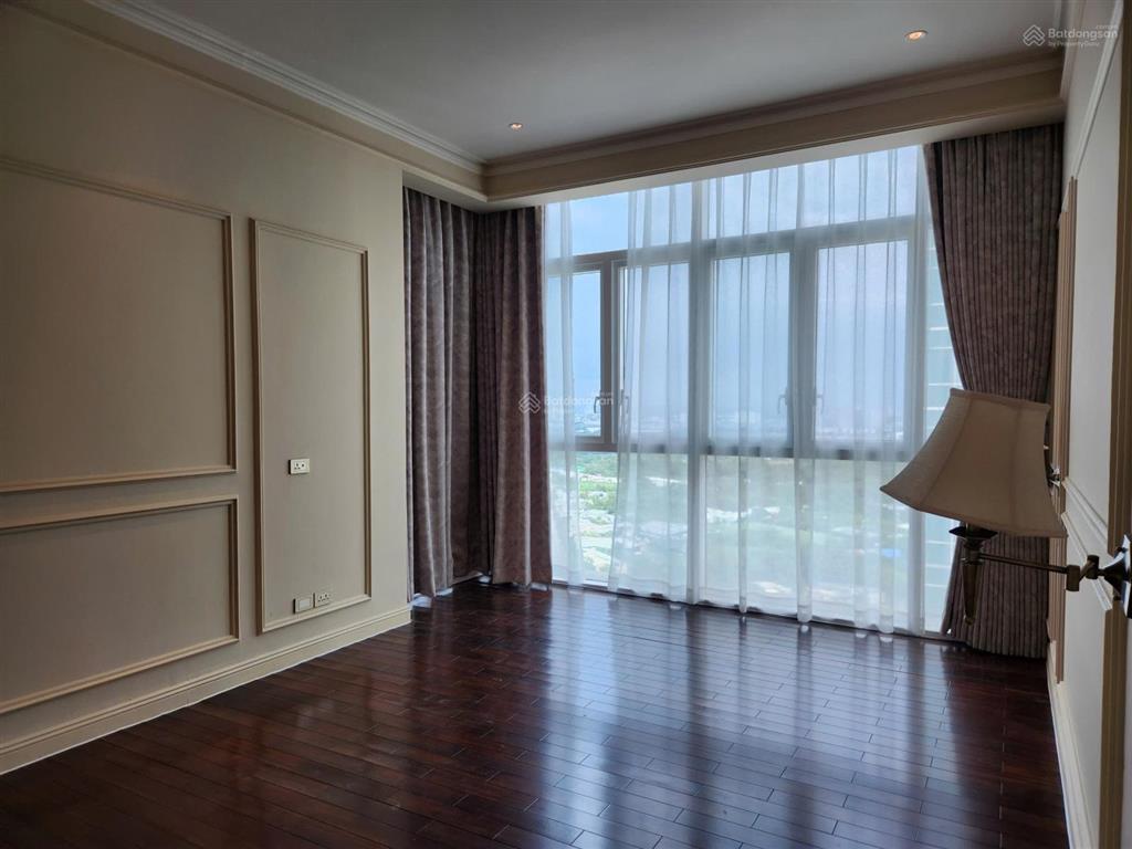 ( quá rẻ) biệt thự vip khu sân bay 7.2 x 20 , gara oto rộng rãi , 4 tầng 25 tỷ