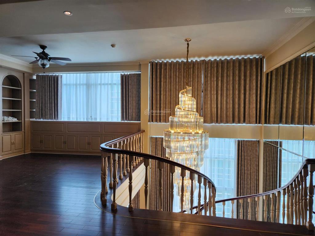 ( quá rẻ) biệt thự vip khu sân bay 7.2 x 20 , gara oto rộng rãi , 4 tầng 25 tỷ