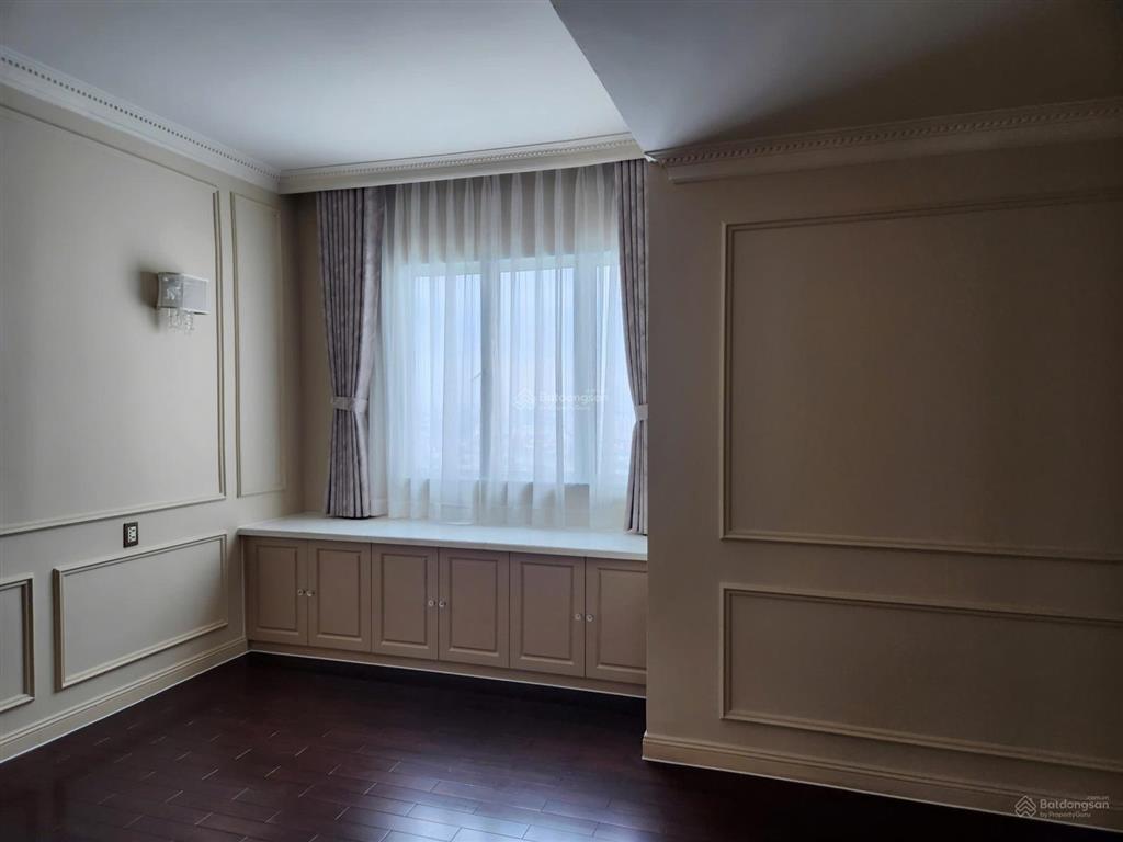 ( quá rẻ) biệt thự vip khu sân bay 7.2 x 20 , gara oto rộng rãi , 4 tầng 25 tỷ
