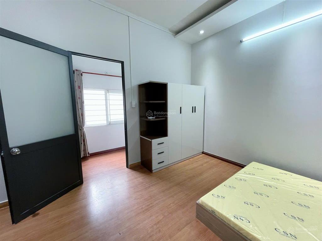 Cho thuê phòng 5 triệu vnd tại 48/12 ung văn khiêm, gần trường hutech, gtvt