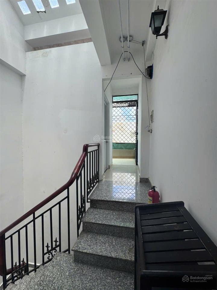 Cho thuê phòng trọ 69, đường nguyễn gia trí, 5 triệu, 28m2 ngay hutech, gtvt