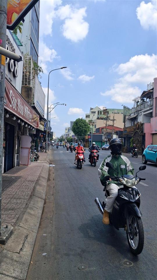 Mt nguyễn kiệm  dòng tiền 100tr/th  ngang 7m  biệt thự 3t kiên cố  chỉ 153tr/m2  28 tỷ