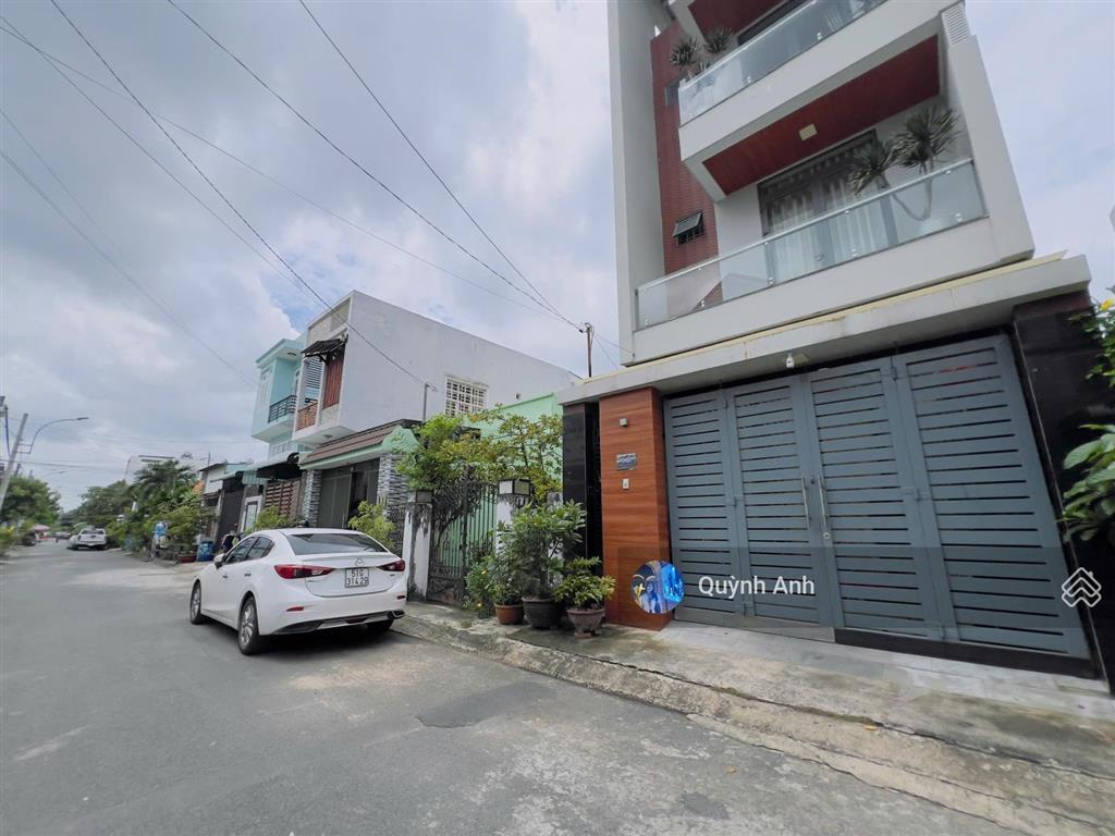 Quá ngon, bán lô 106m2 đất đẹp vuông vức, ngang 5m, xây 6 tầng không chừa trước