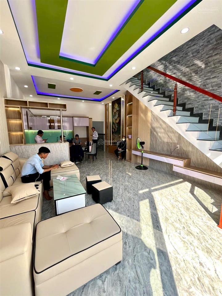 Cần bán gấp nhà 1 trệt 1 lầu 3 phòng ngủ