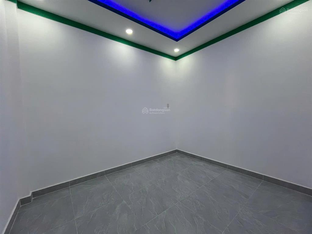 Kẹt tiền bán gấp căn nhà vừa xây xong