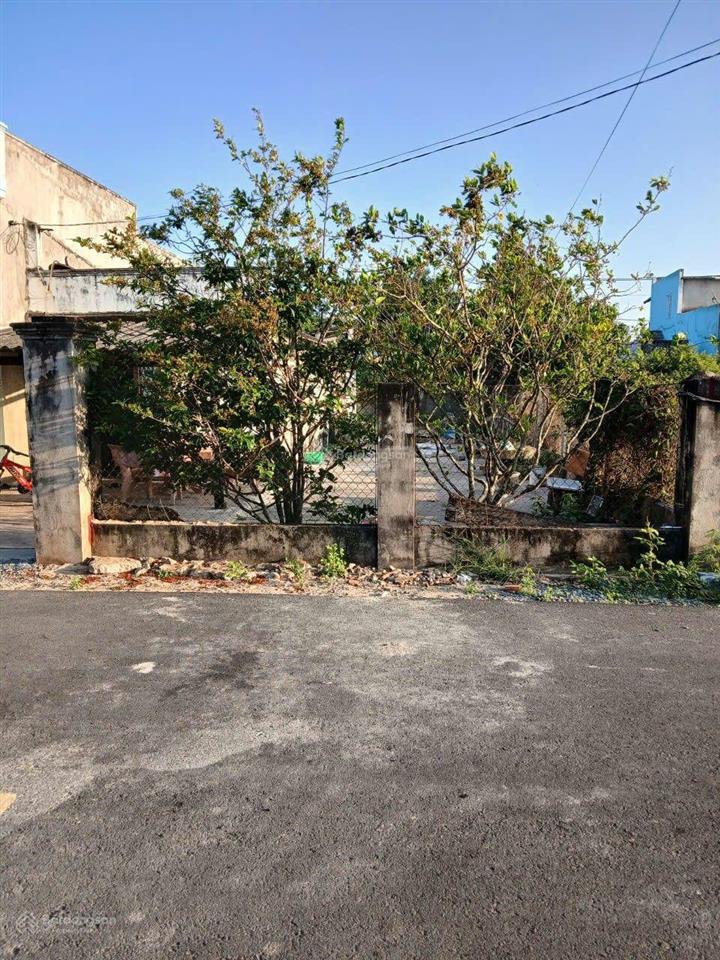 Cần bán lô đất diện tích 105m2