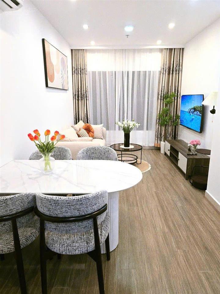 Bán căn 1pn 38m2 vin smart city, full nội thất đẹp, ban công đông nam, view thành phố ngắm pháo hoa
