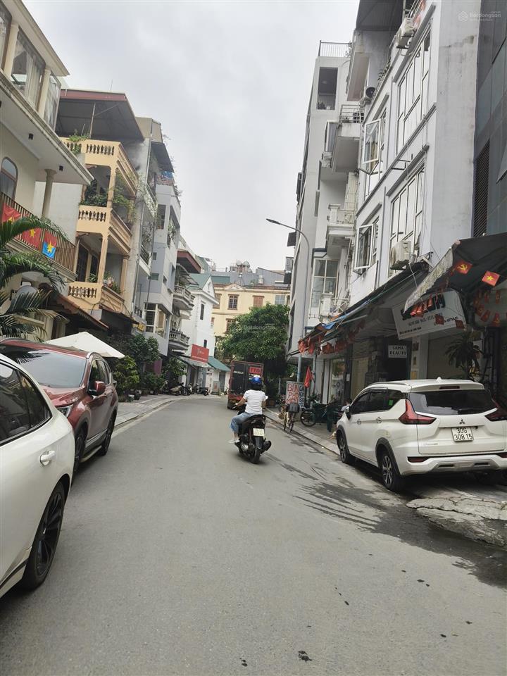 Bán lô đất ngõ 603 lạc long quân. sổ đỏ cc dt 168m2 mt 7m, ngõ rộng, thông ra hồ. dân trí cao