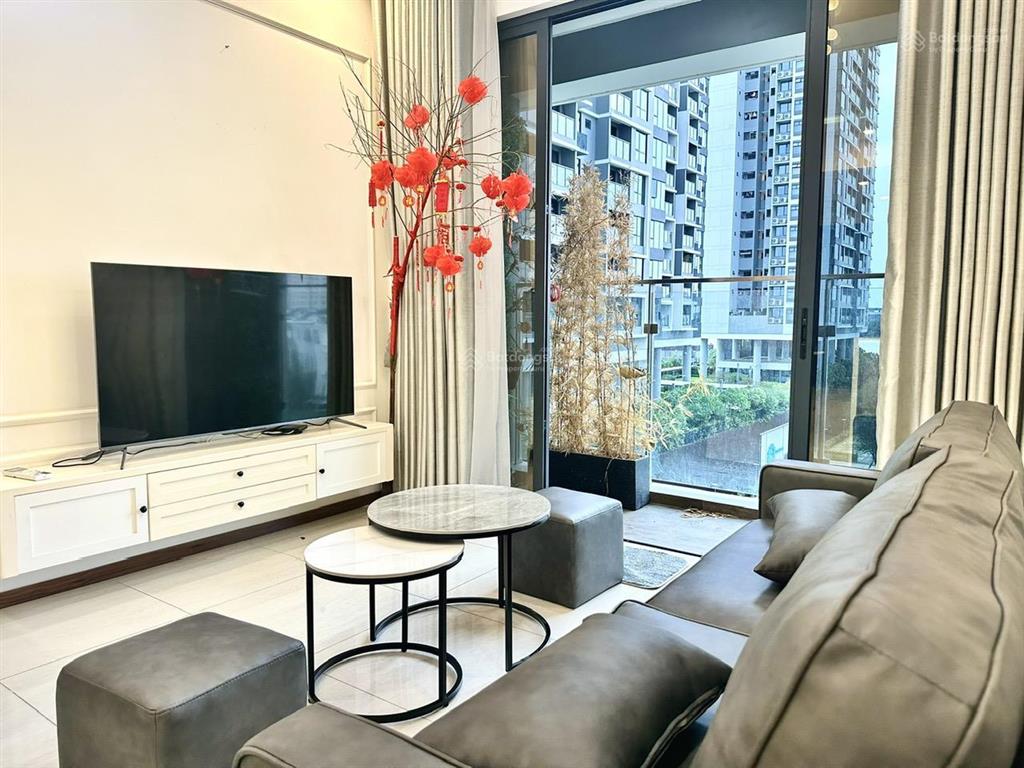 One verandah bán 2 phòng ngủ  bàn giao full nội thất mới  sẵn dòng tiền cho thuê sẵn sổ hồng